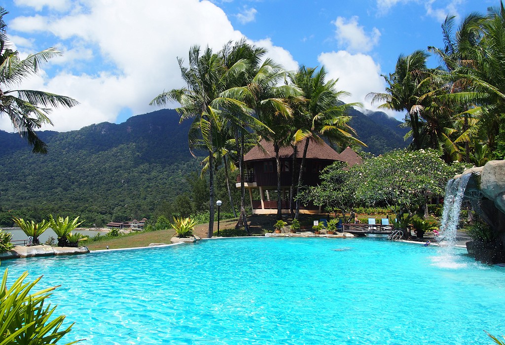 Swimming pool